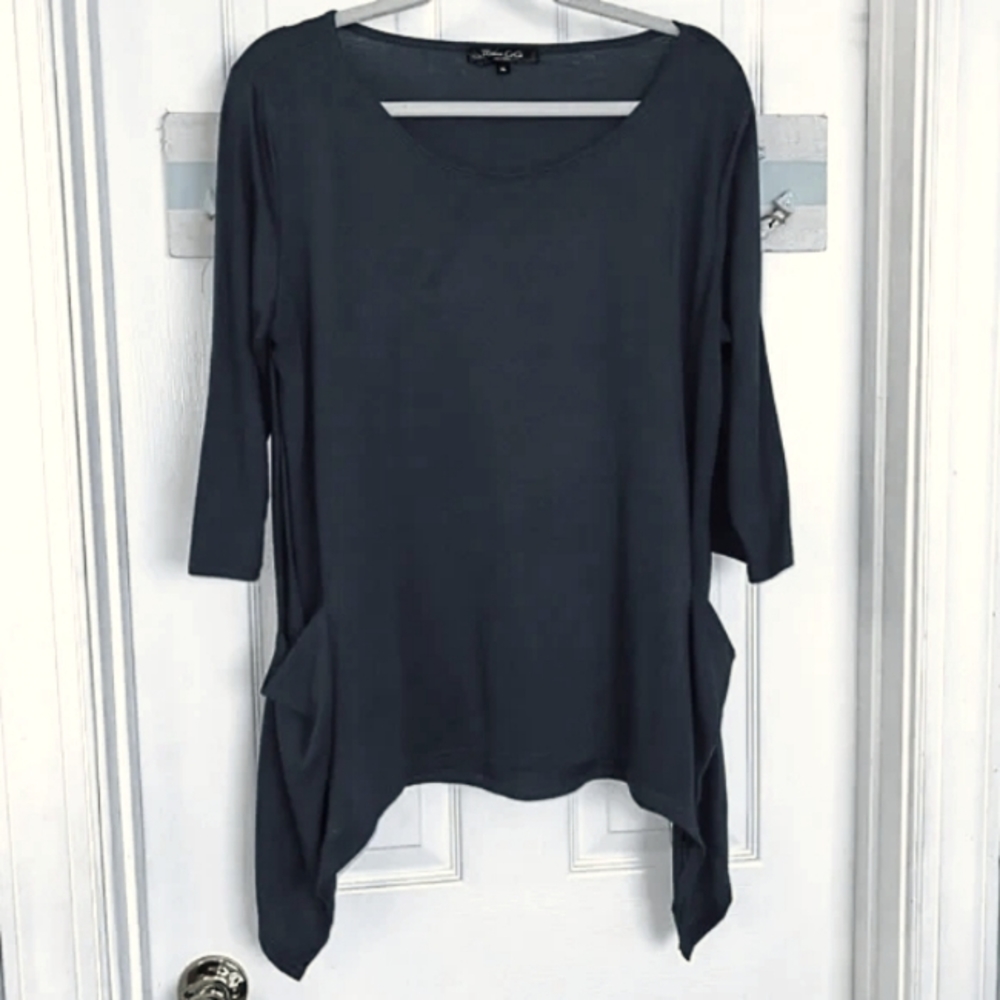 Shark Bite Tunic with Pockets and Full Length Sleeves - Black